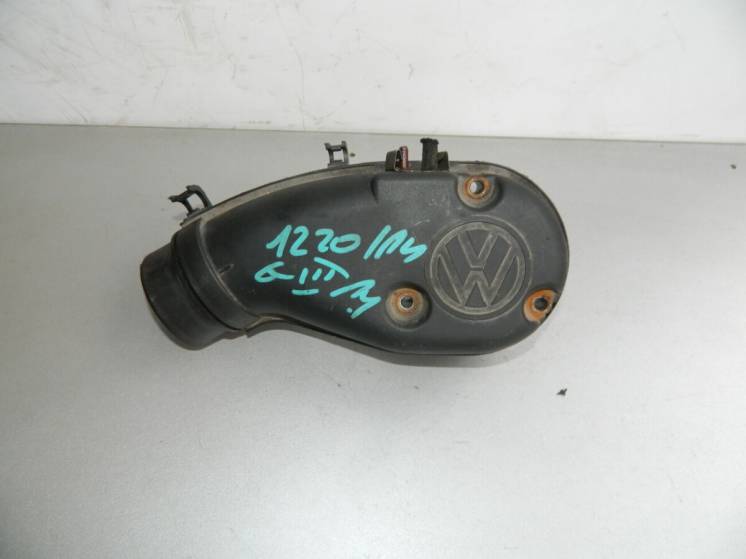 Продам воздуховод моноинжектора на Volkswagen Passat B3 030129654b.