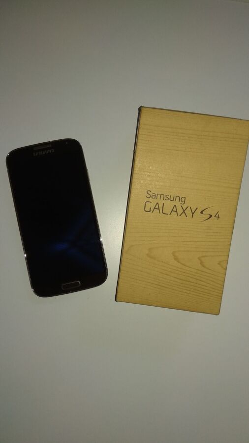 Samsung Galaxy S4 требуется замена платы,корпус и экран в идеале.