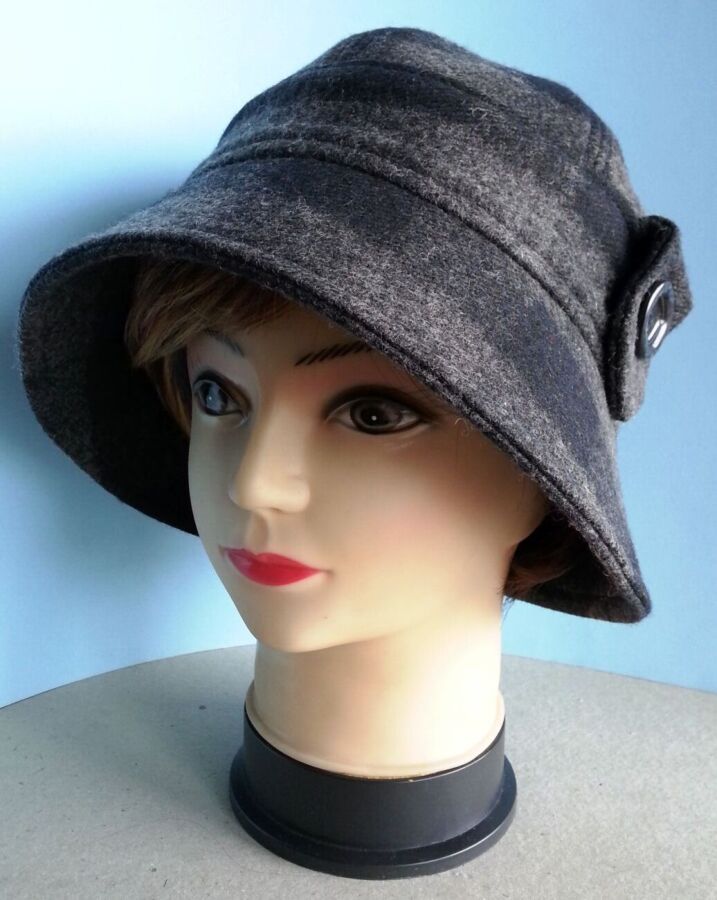 Шляпа женская. клош. демисезонная.цена 250 гр.