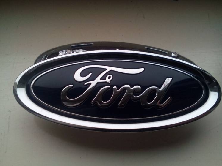 Емблема форд Ford Fiesta Mk7 C1bb-8b262-aa