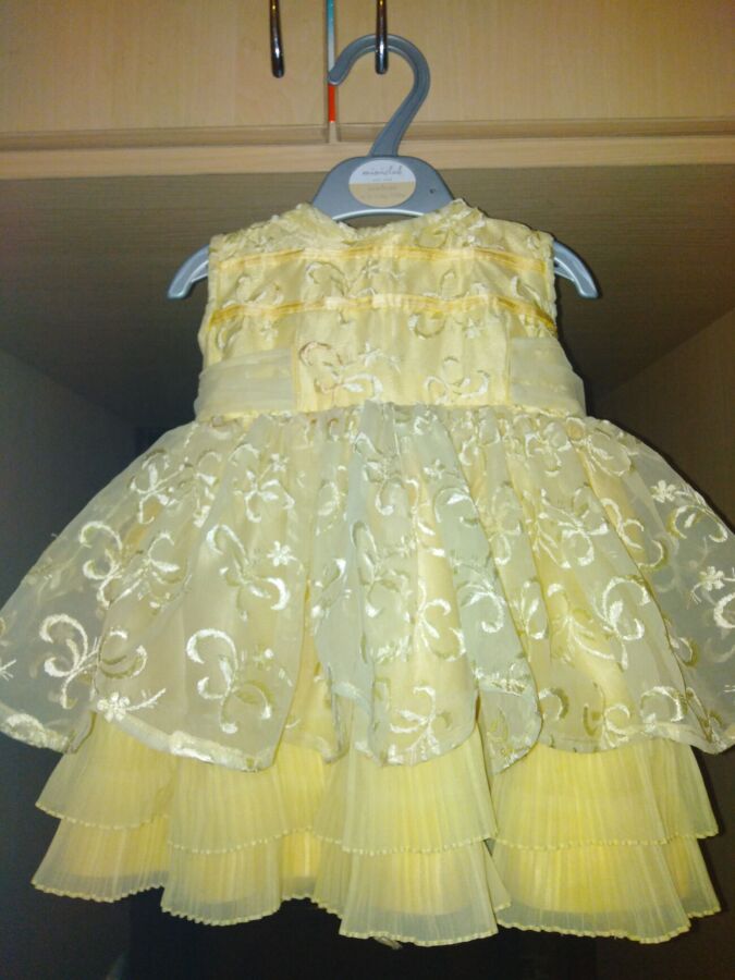 Платье нарядное с белым вязаным балеро на день рождение 1 годик