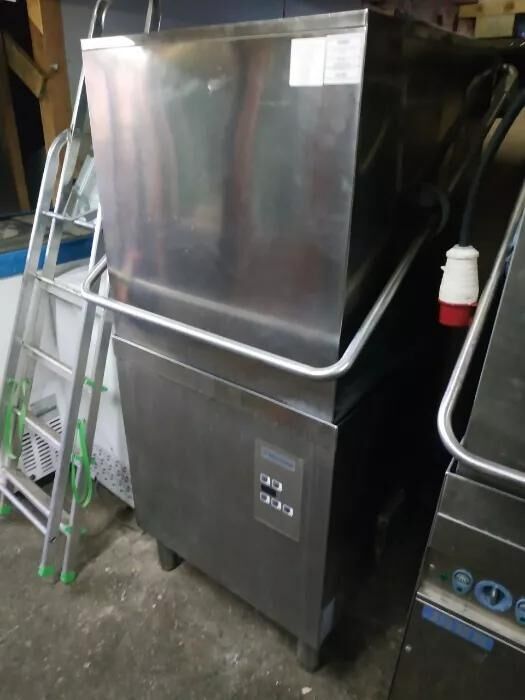 Купольная посудомоечная машина б у Electrolux для кафе
