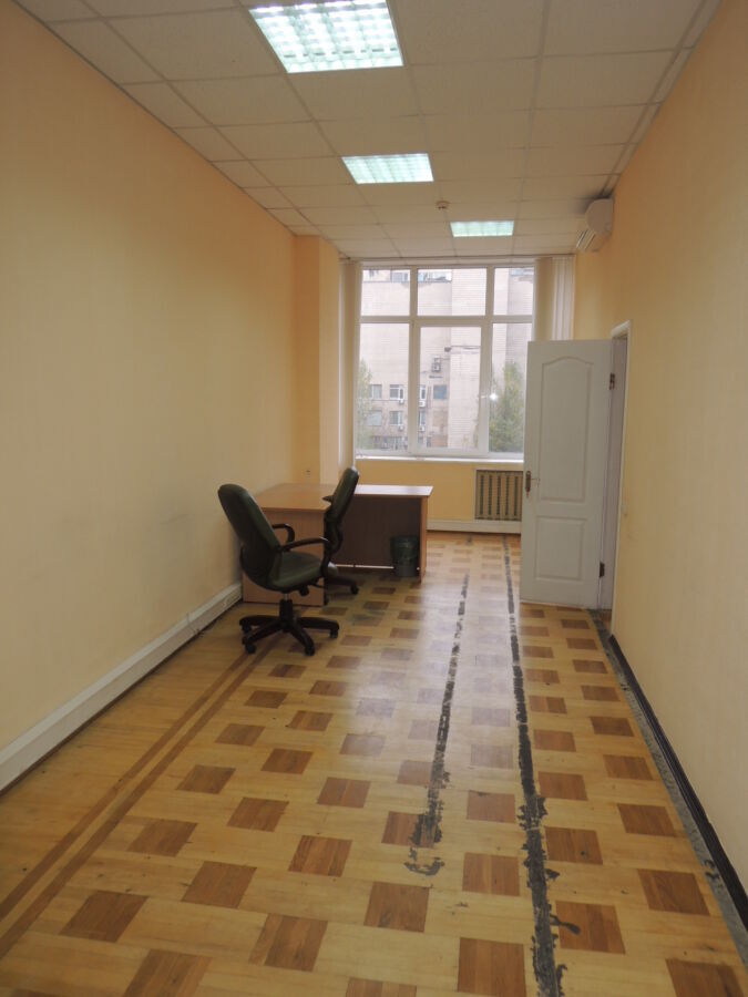 Леси Украинки бул. Аренда офиса 39.4 кв.м. в офисном здании.
