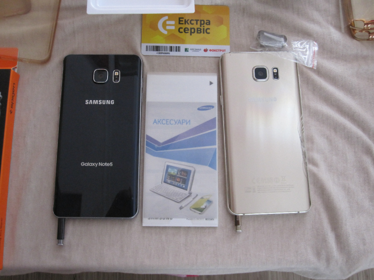 Samsung Galaxy Note 5 ( 2 шт ) + samsung gear feat 2