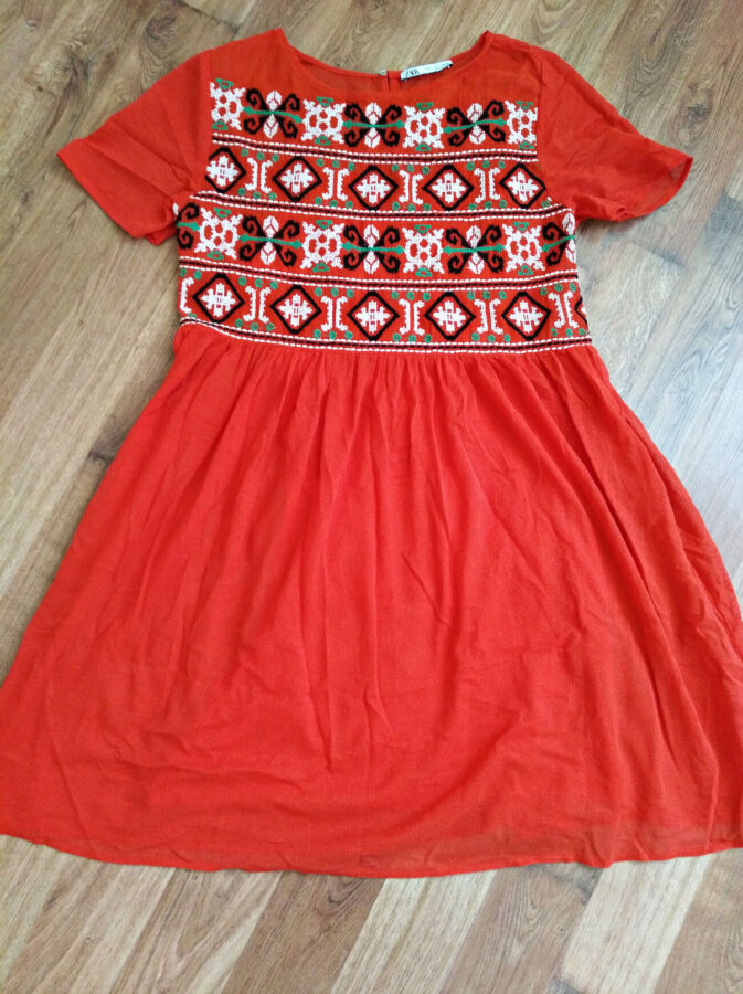Стильное двойное платье с вышивкой от zara
