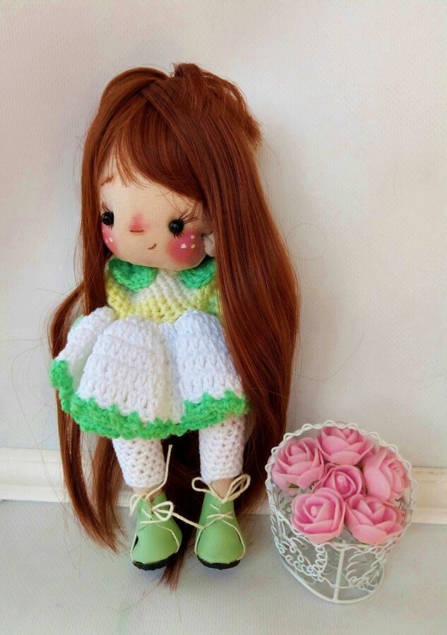 Кукла интерьерная, игровая в вязаном нарядном платье и штанишках