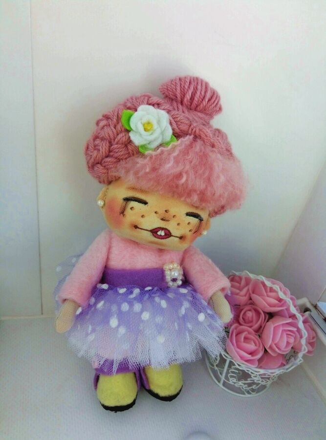 Кукла текстильная кокетка с розой в прическе