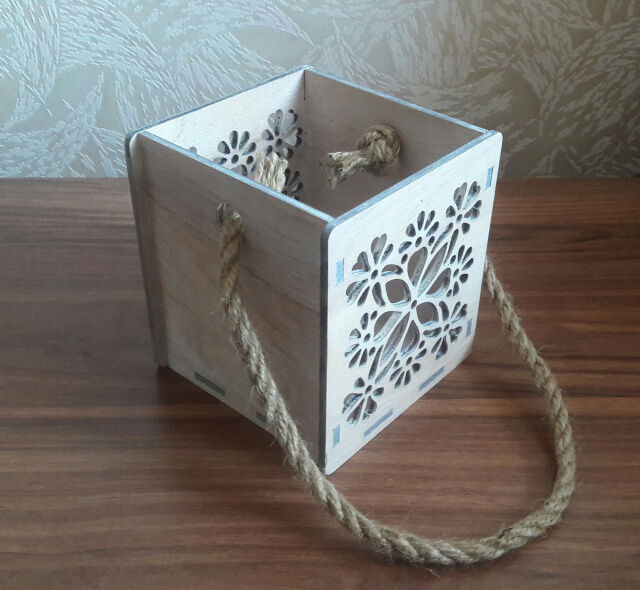 Подарочная коробка для цветов/кашпо