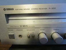 Ресивер Yamaha R-300