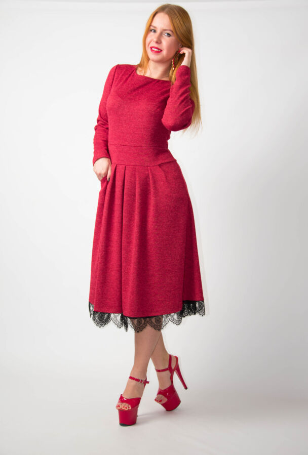 Платье трикотажное женское от бренда Adele Leroy.