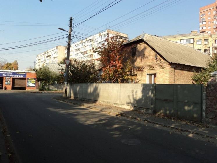 Продам дом в центре Киева Метро Олимпийска Демеевска
