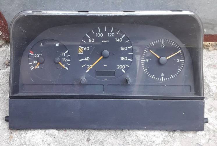 Приборная панель Mercedes Sprinter 97 г.