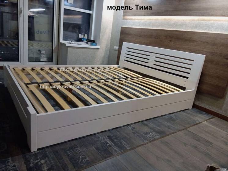 Двуспальная кровать из дерева. деревянная кровать в спальню