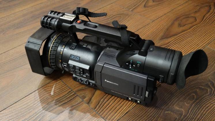 Відеокамера Panasonic AG-DVX100BЕ