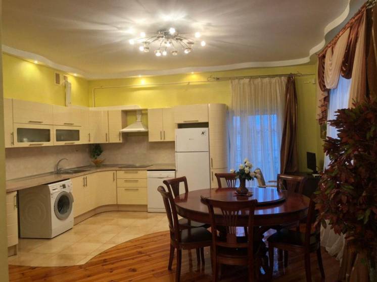 В Черноморске продаётся большой уютным дом для вашей семьи
