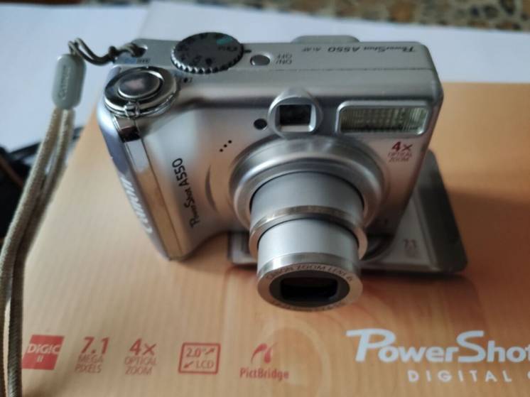 Фотоаппарат Canon PowerShot A550 + Зарядное + Чехол + Карта памяти