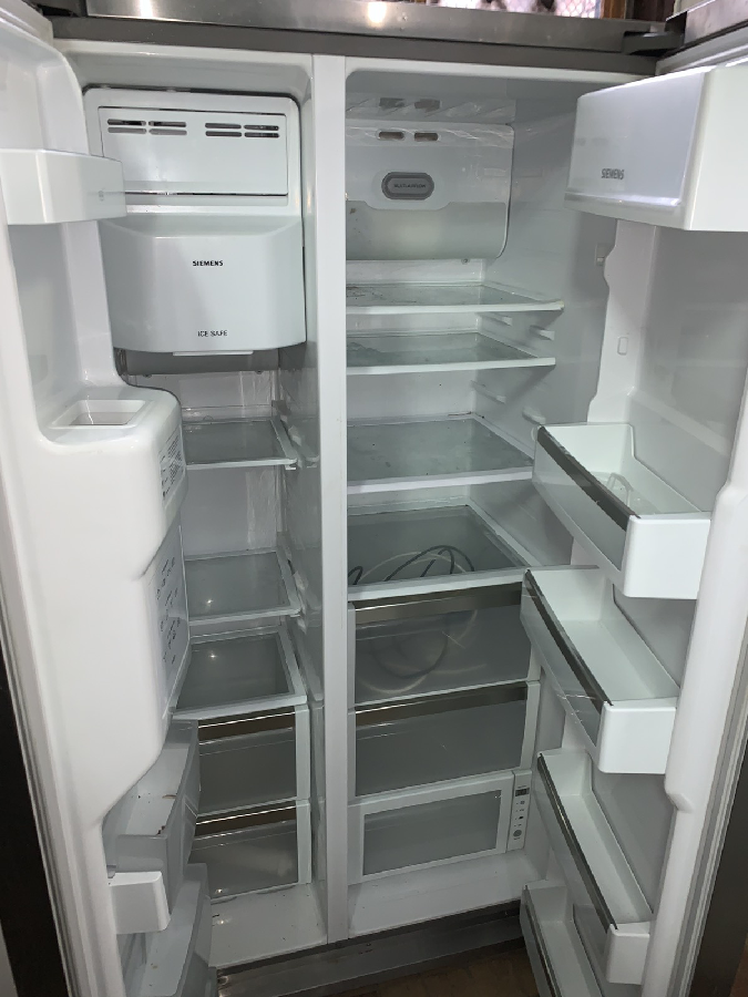 Холодильник HOTPOINT/ ARISTON - side by side.