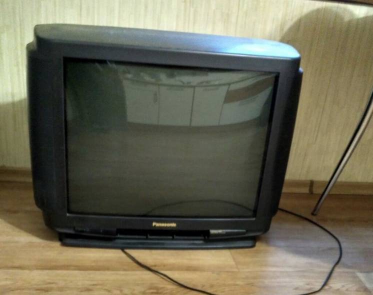 Телевизор Panasonic, диагональ 70 см.