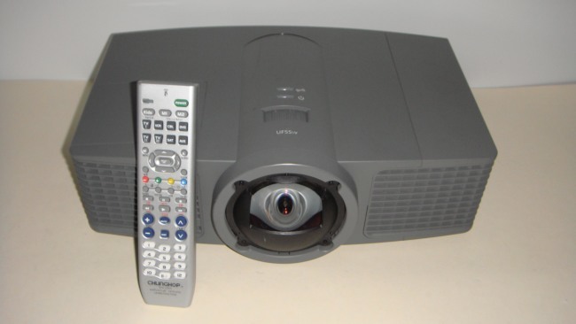 Короткофокусный проектор Smart UF55W,1DLP,1280х800,2000 lm.