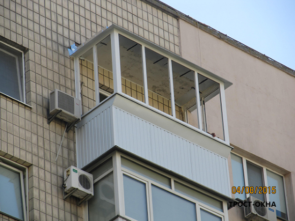 Балконы с выносом по панели  от трост- окна