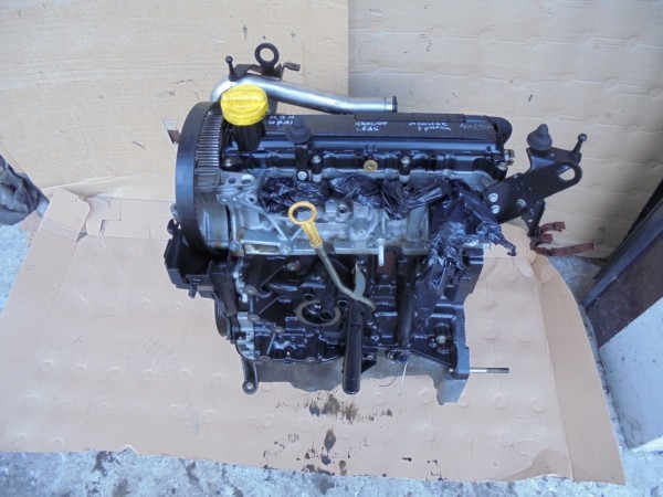Двигатель K9K 718 1.5dCi голый без навесного, стартер спереди