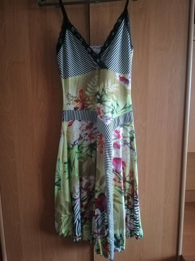 Продам летнее платье р.44