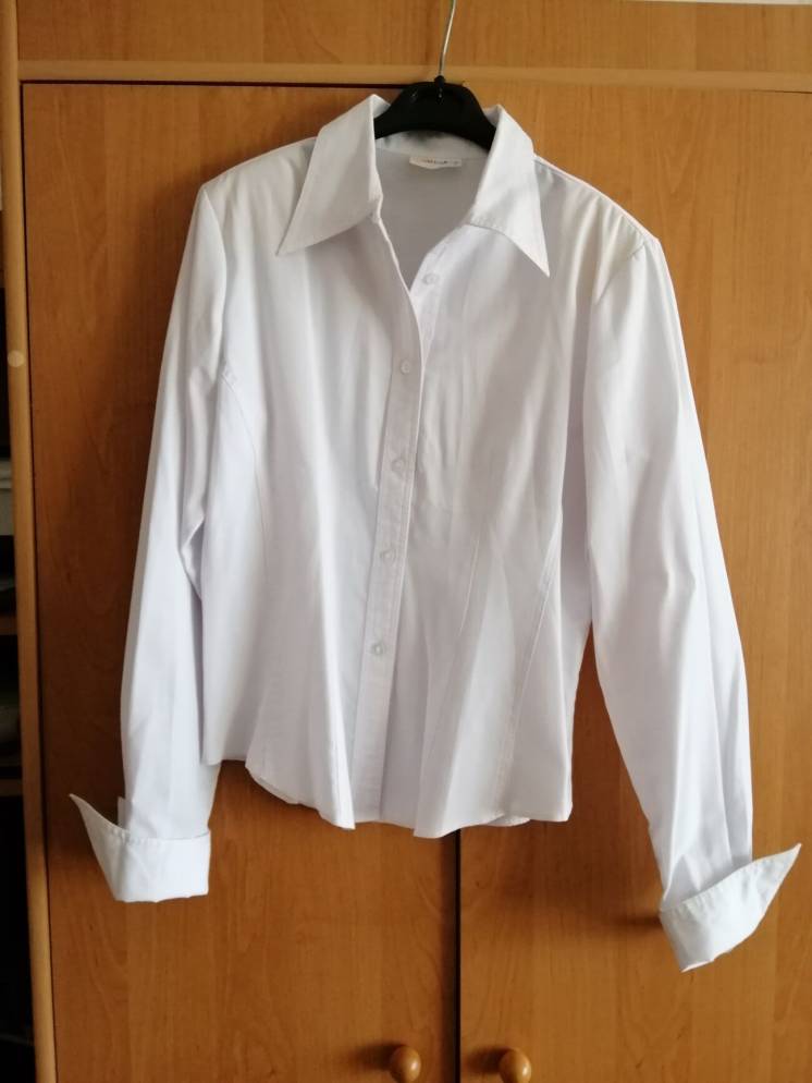 Продам элегантную блузу-сорочку белую р.44-46