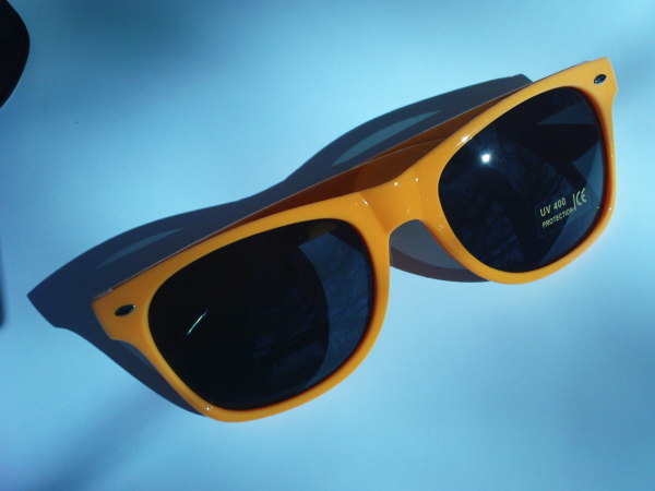 Очки солнцезащитные классические в цветных оправах