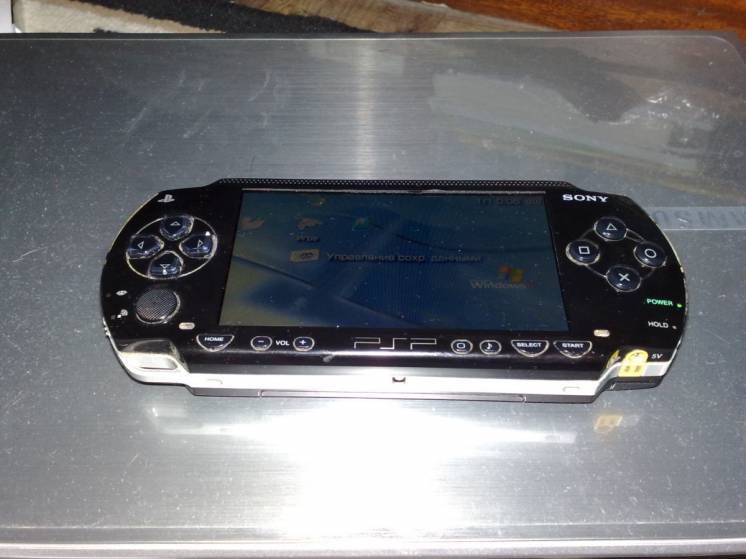 Продам PSP 3008 на Запчасти