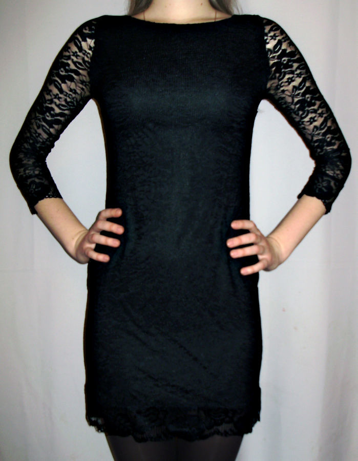 Платье из гипюра черное