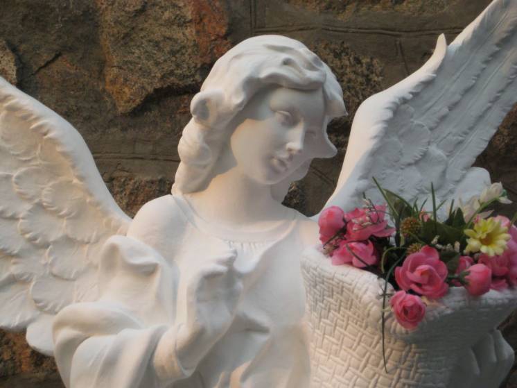 Скульптура ангела для памятника