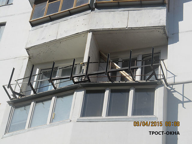 Балкон с выносом по панели от трост-окна КИЕВ
