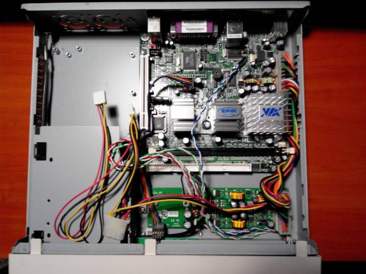 Компьютер промышленный Farpoint pro с процессором VIA Eden 667 MHz