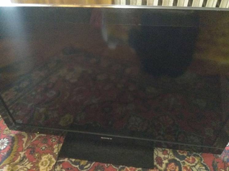 телевизор LCD Sony bravia KDL-40BX400 неисправный