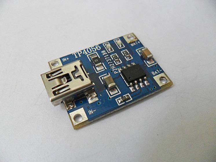 USB Зарядное устройство для Li-On аккумуляторов 18650 TP4056 1A