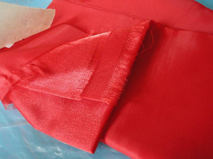 Отрез Ткань креп-сатин красный блестящий 70-е г. Япония Т02