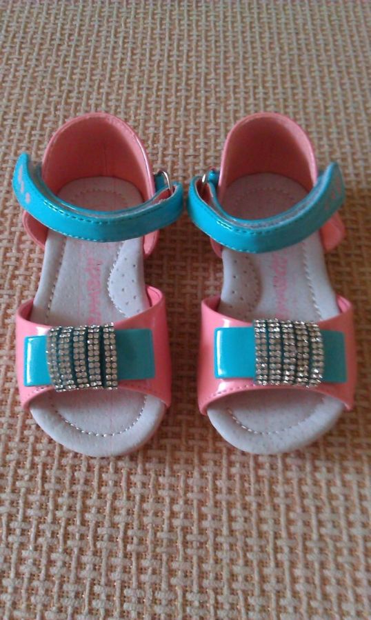 Детские сандалии для девочки