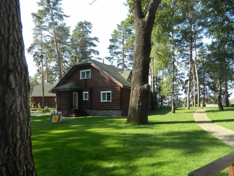 Продажа VIP базы отдыха в Черкасской обл. на Днепре в лесу с ремонтом