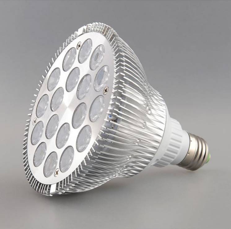 Светодиодная линзованная (LED) лампа / фитолампа последнего поколения