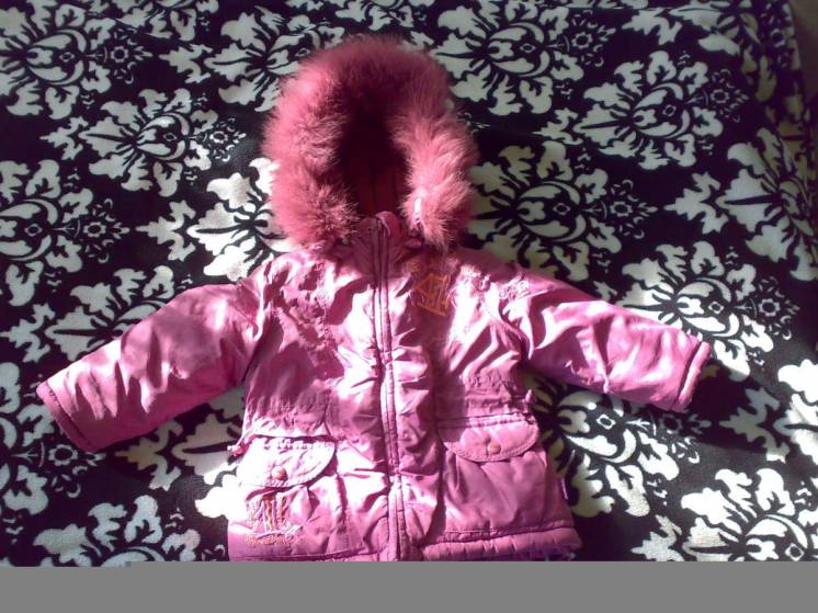 Продам зимнюю детскую курточку на 2-3 годика