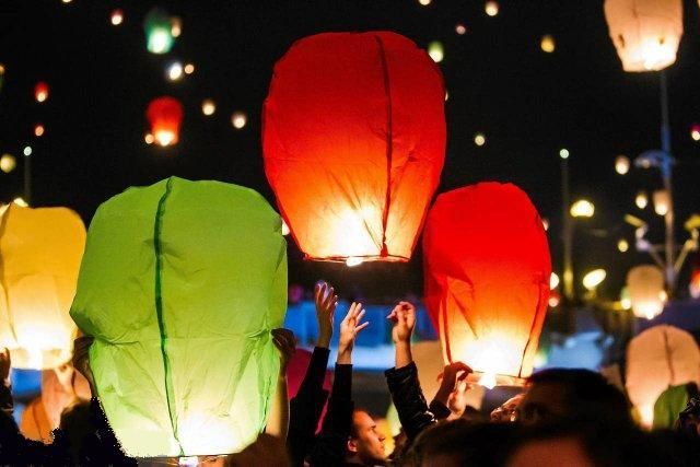 Небесні ліхтарики, китайські повітряні ліхтарі, небесные фонарики