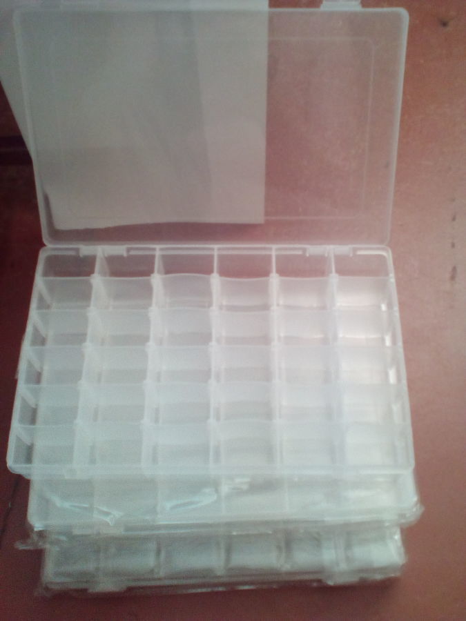 Пластиковая коробка для SMD компонентов 27*17*4