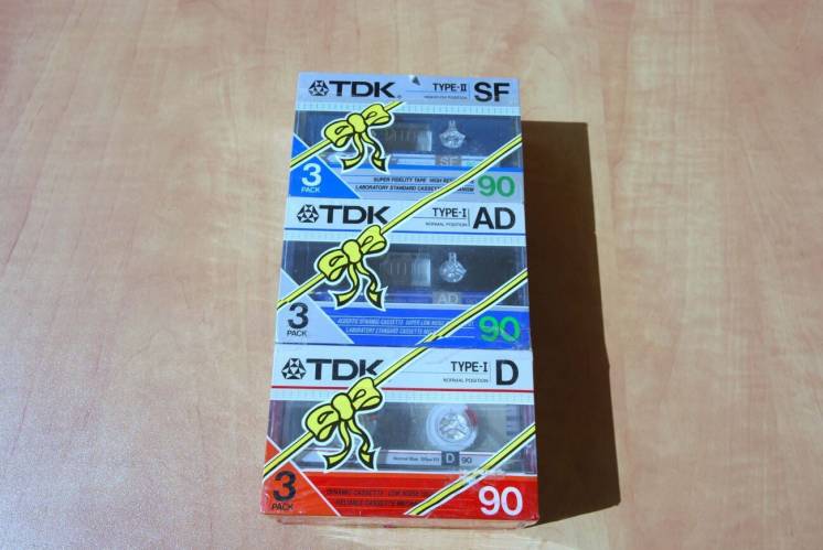Подарочный коллекционный набор кассет TDK D90 AD90 SF90 Japan