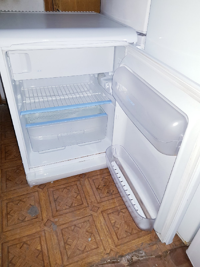 Малий холодильник Delfa