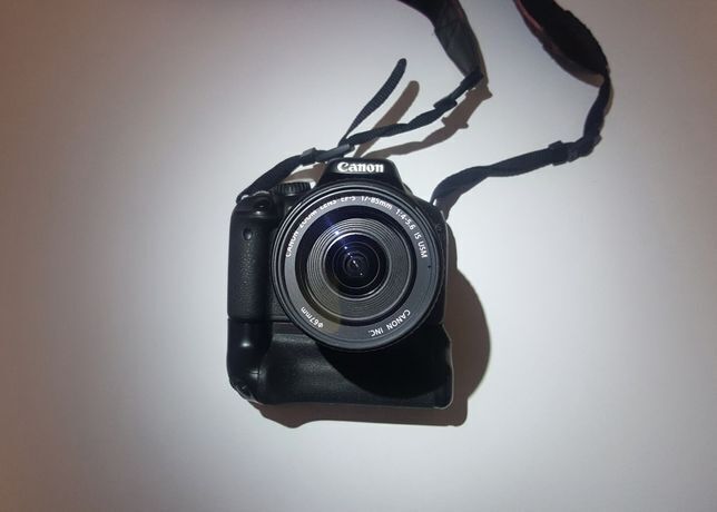 Canon 550D + Canon 17-85 + батарейный блок