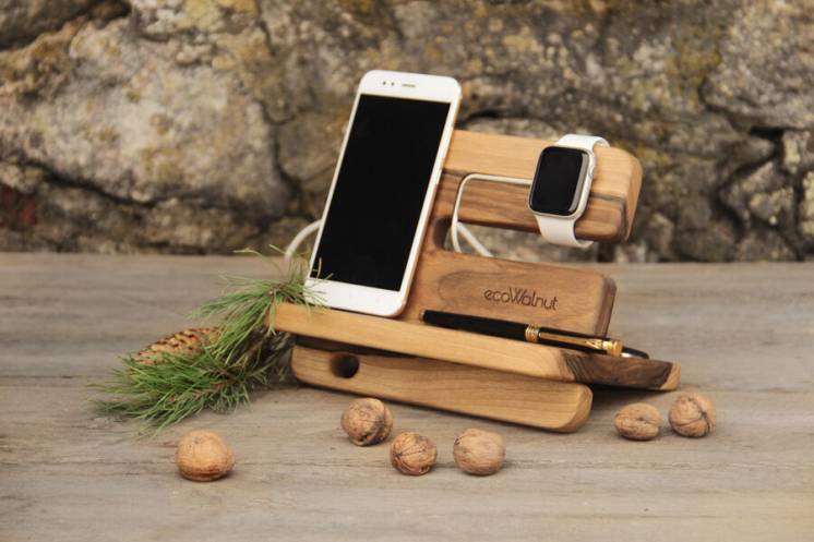 Настольный органайзер для часов телефона смартфона кошелька из дерева