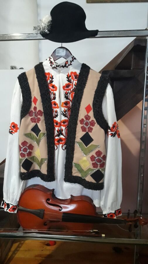 Продам народный украинский костюм. Гуцул.