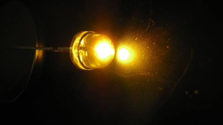 Светодиод желтый яркий LED F5 5мм 5mm 3v 20mA 2000mcd 120град