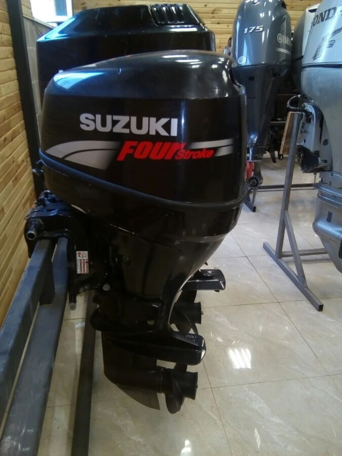 Продам лодочный мотор Suzuki - 25