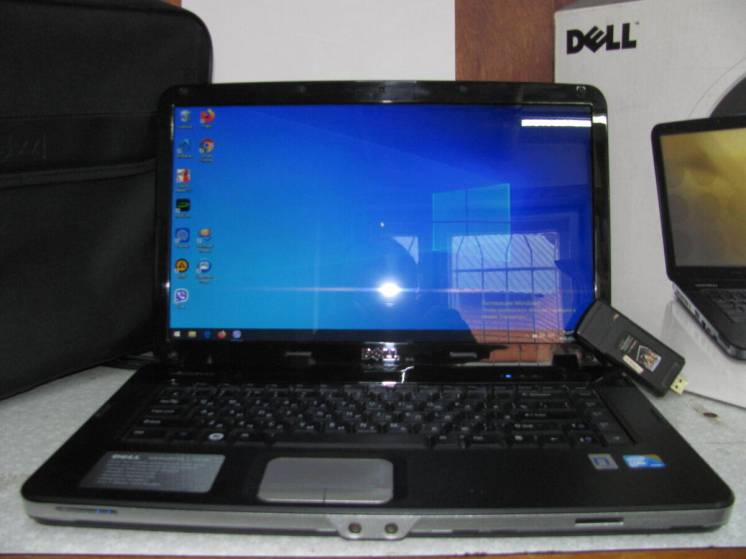ноутбук DEEL vostro 1015    3gb  320gb  как новый
